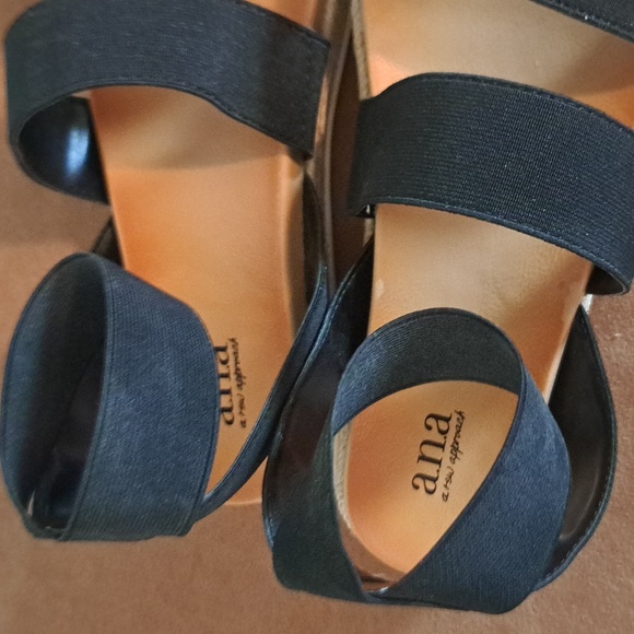 Black Strappy Espadrille Sandals A.N.A. size 9 - Picture 3 of 8